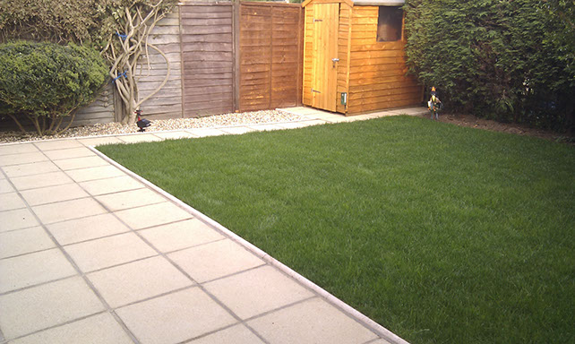 Joseph Mat Landscape patio with border